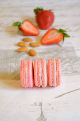 Box of 12 “Strawberry & White Chocolate” - Zam Artisan Chocolates
